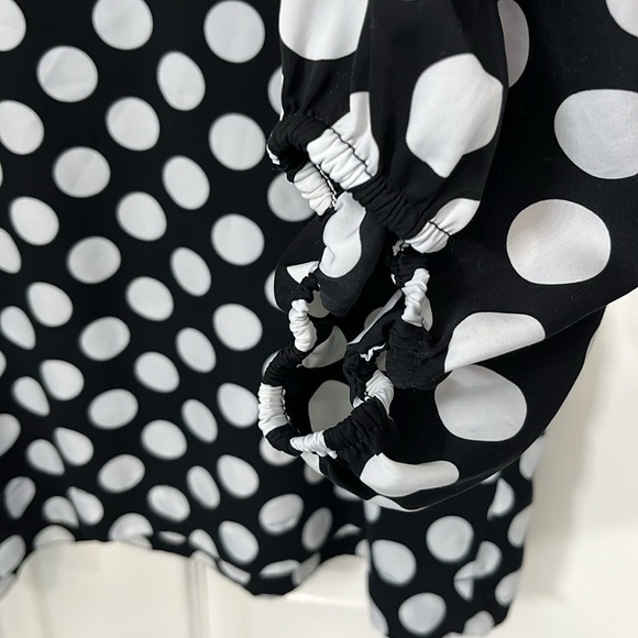 Black and white polka dot blouse. - Picture 4 of 7